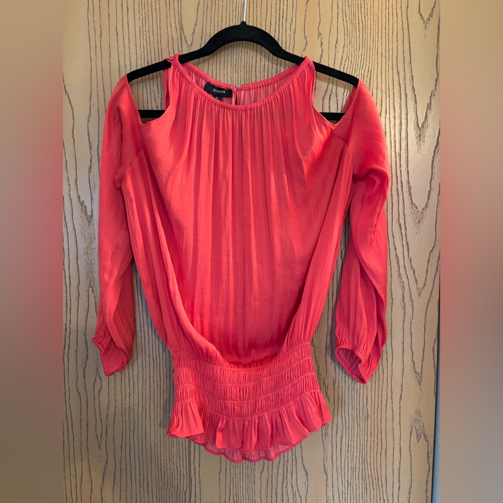 Alfani Cold Shoulder Blouse W Smocked Waist